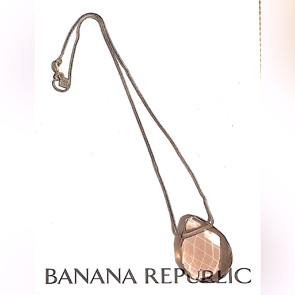 BANANA REPUBLIC - Fashion Clear Stone Necklace!